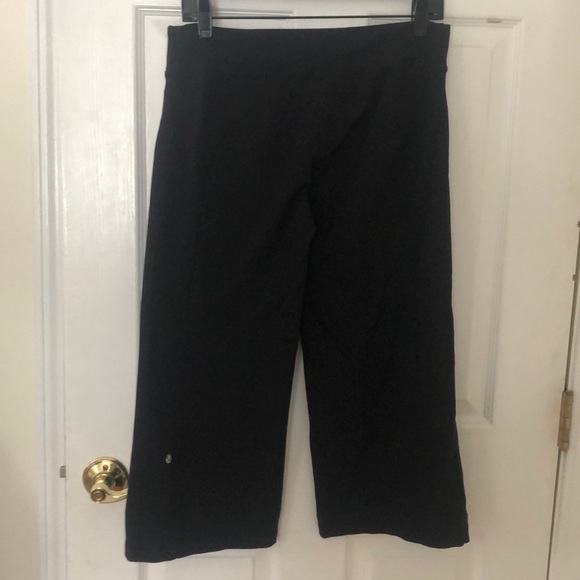 Lululemon Capri pants - Picture 2 of 4